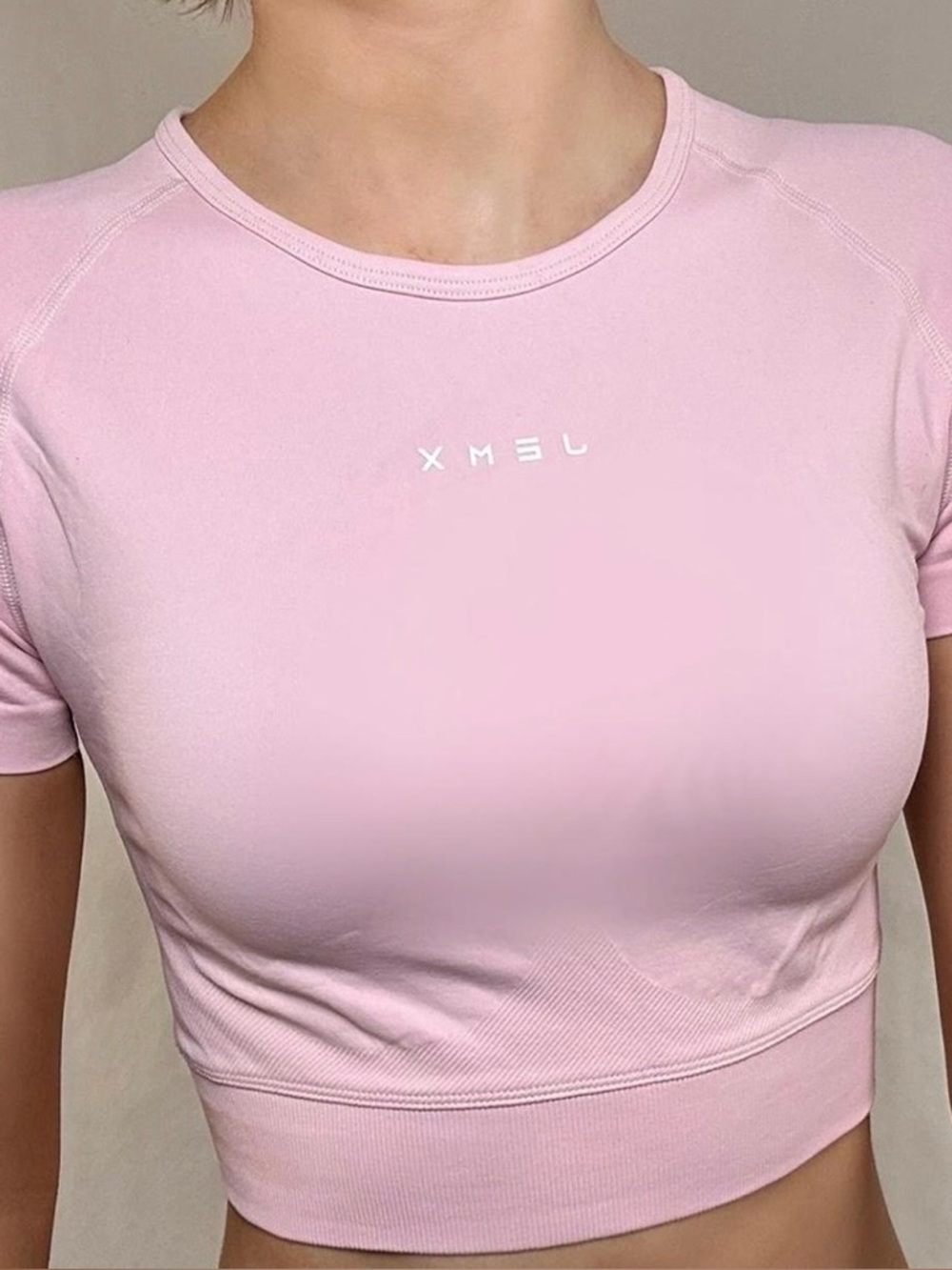 Seamless light pink Crop Top with Short Sleeves